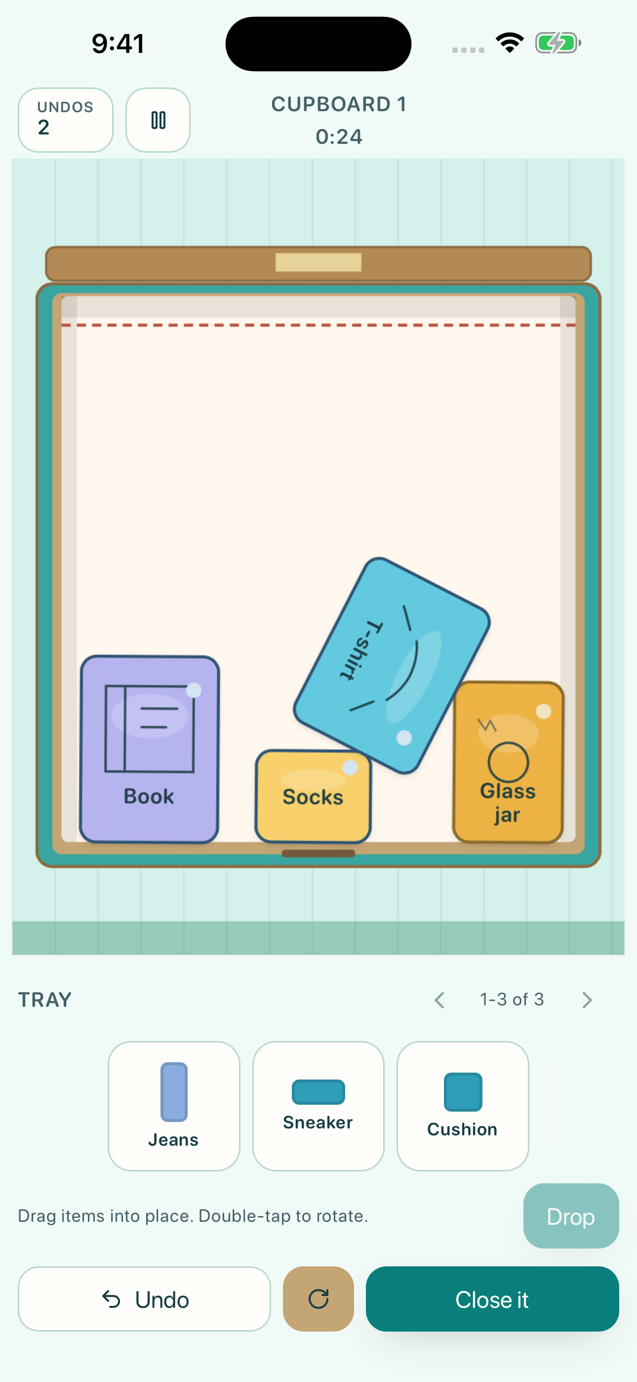 Pack the Chaos gameplay showing Tackle a cupboard, draggable objects and a round timer.
